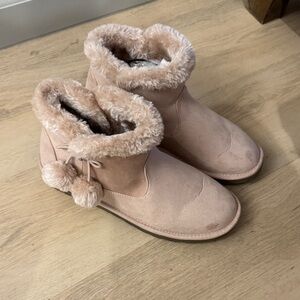 Cozy Pink Fur-Lined Women's Boots